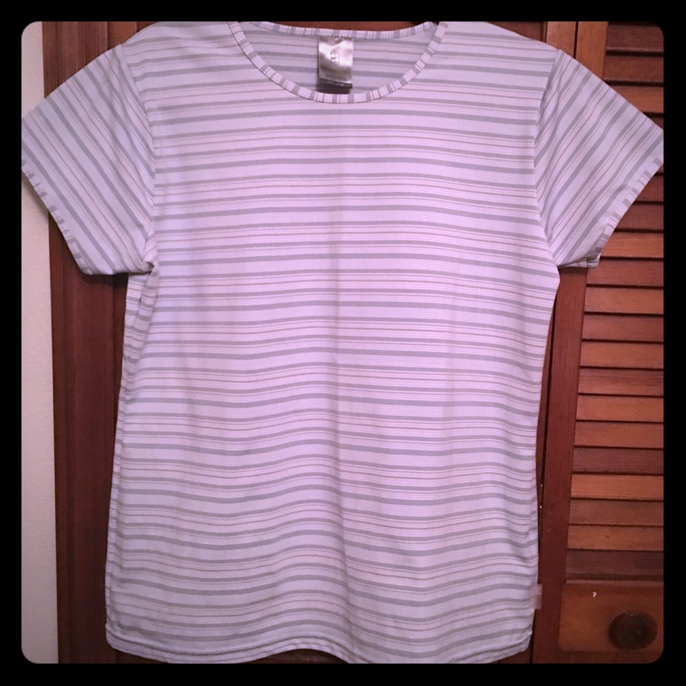 NWOT 💋XL Nike Dri-Fit Workout Shirt!!